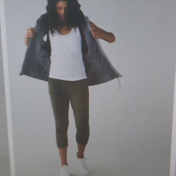 Lululemon 2 Sunset Salutation Crop Fatigue green - Picture 1 of 14